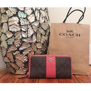 Coach Wallet Strawberry/Brown